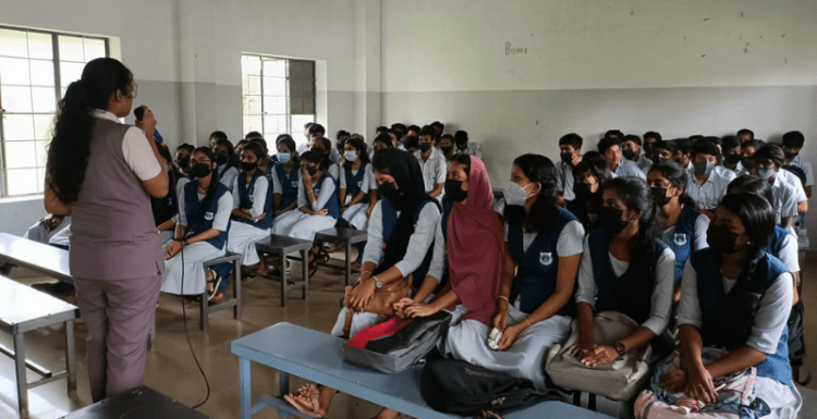 VSEC organizes “Motivation Class” to the students of  SNMHSS Chazhur  School